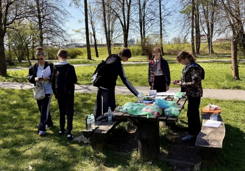 Gra terenowa z okazji Dnia Ziemi. To pomysł „czwórki”