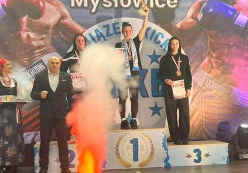 Dwa złota nyskich wojowniczek i brąz wojownika