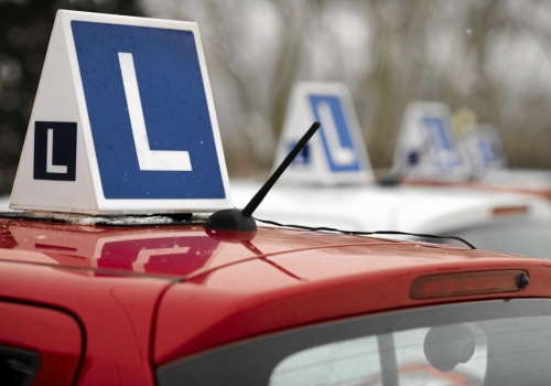 Koniec starego systemu prawa jazdy. UE szykuje zmiany. Instruktor jazdy ocenił nowe pomysły