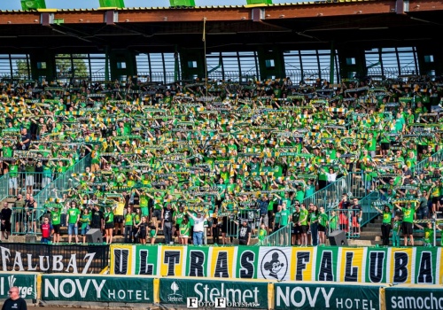 Żużel. Kibice Falubazu idą na mecz… na czarno! Dopingu nie będzie?!