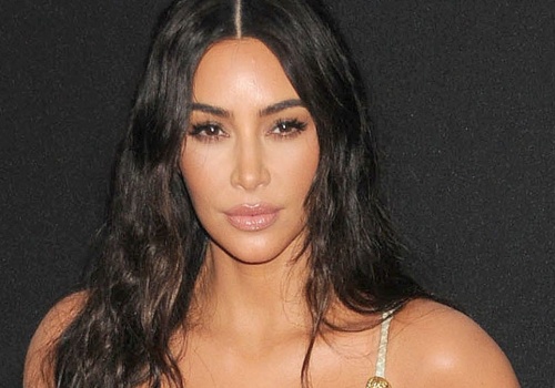 Takie brwi są już niemodne. Powraca trend z dawnych lat