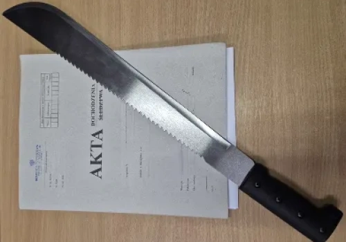 Zwabił ją do mieszkania i wyciągnął maczetę. Horror trwał kilka godzin