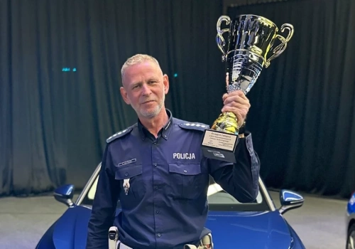 Kazimierz Wątroba z Jaworzna został najlepszym policjantem w ruchu drogowym 