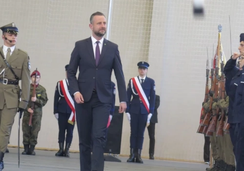 Wicepremier Kosiniak-Kamysz w Sokołowie Podlaskim. Młodzież z klas mundurowych złożyła ślubowanie. (ZDJĘCIA, WIDEO)