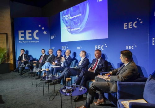 EEC 2026: Ogromne pieniądze omijają giełdę. Polacy nie dają się przekonać