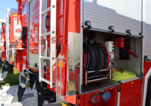 Pożar garażu na os. Albertyńskim w Krakowie. Ewakuowano mieszkańców