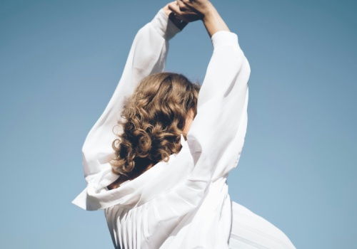 Miliony na koncie nie wystarczą. Psycholog wyjaśnia, jak działa mechanizm szczęścia