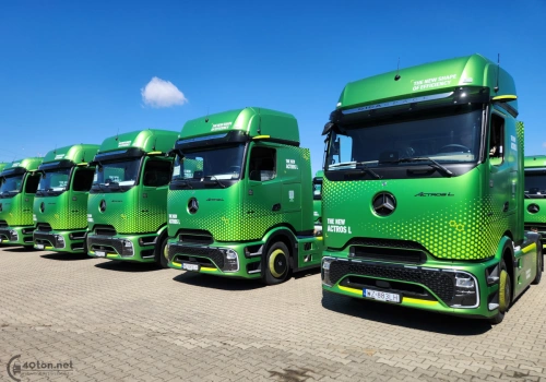 Takie Actrosy będzie można testować w 2026 roku: salonki, różnice i kolorystyka z AMG