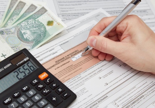 Miliony Polaków wciąż bez rozliczenia PIT. Potężne kary