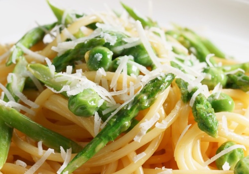 Wykorzystaj sezon na szparagi i zrób ten makaron. Każdy poprosi o dokładkę