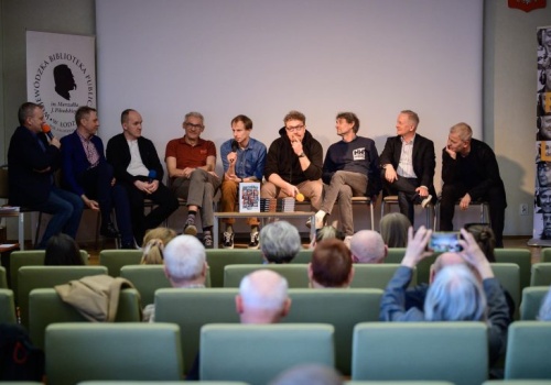 Historie radiowców i magia eteru. Spotkanie wokół książki „Radio to ludzie”