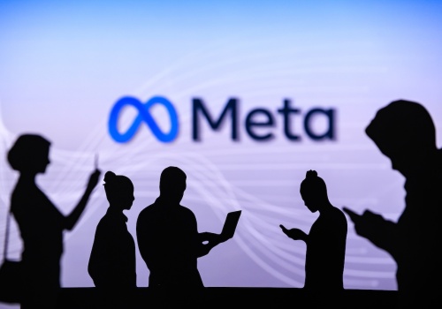 Meta zwolni w maju 8000 pracowników