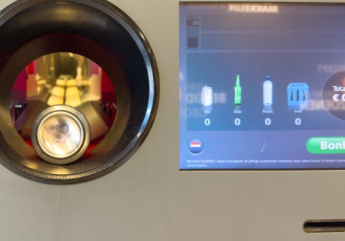 System kaucyjny uderza w piwnego giganta. Polska ciągnie wyniki w dół