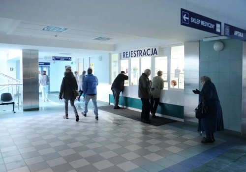 Dramatyczna sytuacja szpitali. Kaczyński o rządzących: Kpią sobie z Polaków. Mam nadzieję, że przeżyją zawód