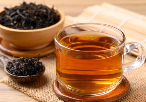 Dla milionów ludzi to codzienny rytuał. Naukowcy zachęcają do picia herbaty