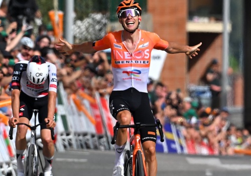 Strzała Walońska 2026: Axel Laurance niczym Chris Froome z Mont Ventoux 2016