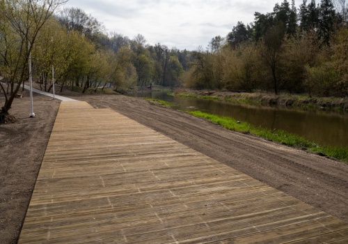 Była plaża, będzie bulwar. Prace nad Wieprzem w Łęcznej dobiegają końca