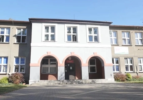 Debata o Jeziorkach. Rada miejska przegłosowała zamiar likwidacji filii biblioteki miejskiej, aby do SP 19 w Jaworznie mogło wrócić przedszkole