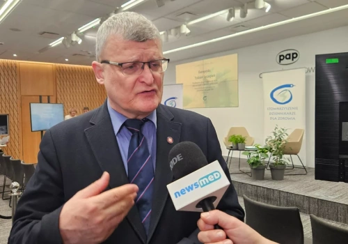 Dr Grzesiowski: Szczepienie powinno być łatwe i szybkie