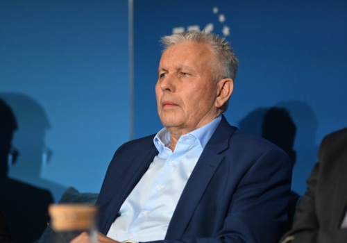 212 umów przez 17 lat. 