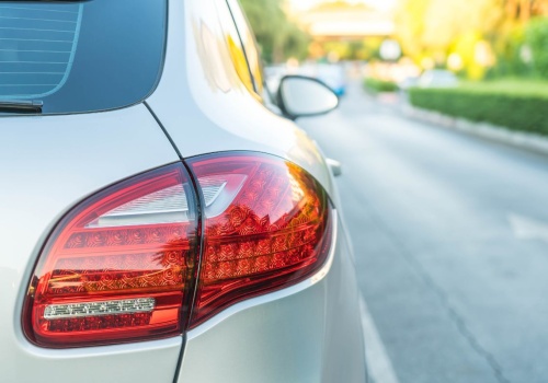 Te zachowania za kierownicą są karane w Europie. W Polsce nikt na to nie patrzy