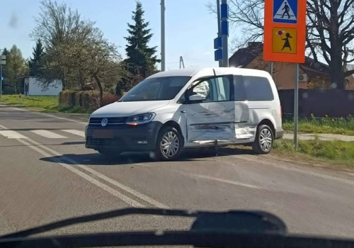 Na skrzyżowaniu nie ustąpiła pierwszeństwa. Dacia zderzyła się z volkswagenem