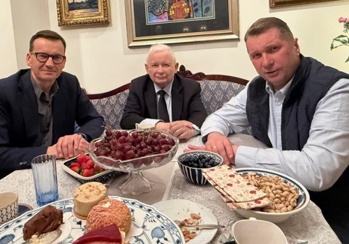 Spotkanie J. Kaczyńskiego, Morawieckiego i Czarnka. Jest zdjęcie