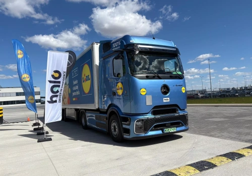 Lidl rozszerza flotę elektrycznych ciężarówek. Samochód będzie jeździł przez kilkanaście godzin na dobę