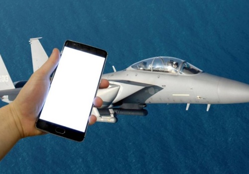 Myśliwce zderzyły się w powietrzu. Wszystko przez „selfie” pilota