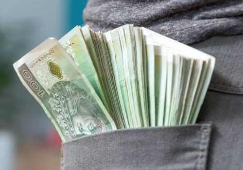 „Średnia krajowa” przebije wkrótce 10 tys. zł. Nie każdy to odczuje