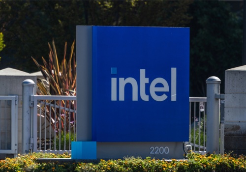 Intel zmiażdżył prognozy Wall Street. Akcje w górę o 20 proc. po zamknięciu sesji
