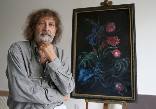 Kuzyn prezesa pokaże swoje prace w Strasburgu. Kuratorem wystawy znany polityk PiS!