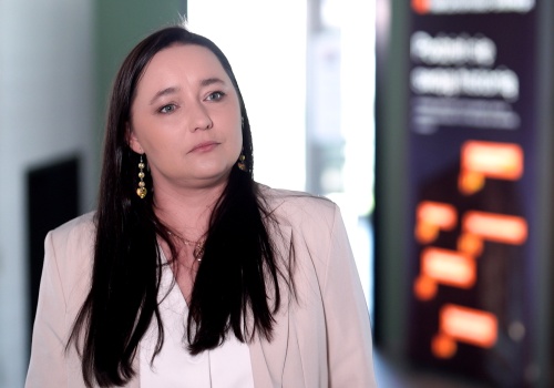 Polacy są przywiązani do swojego miejsca zamieszkania. Praca wciąż najczęściej zmusza ich do przeprowadzki