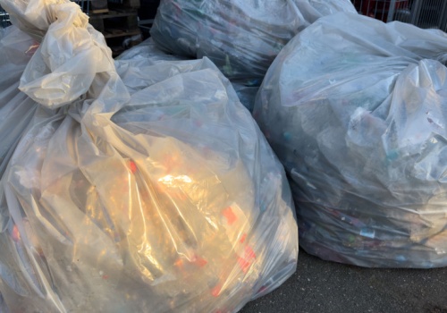 Wchodzi nowy kolor w segregacji. Białe worki na odpady zabiorą spod domów