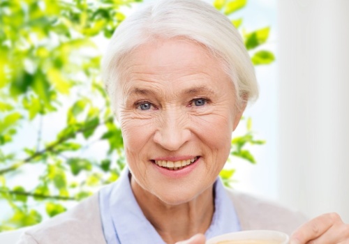 Polacy odkrywają tę kawę. Wspiera jelita i jest idealna dla seniorów