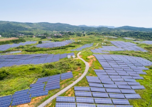 OZE pokryło cały wzrost zapotrzebowania na energię w 2025 r. Głównie dzięki fotowoltaice i magazynom