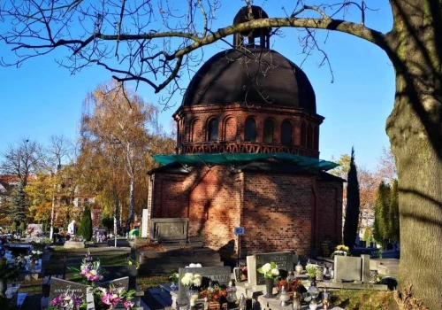 Kaplica Markiefki na starym cmentarzu doczeka się remontu? Parafia NSPJ w Mysłowicach złożyła wniosek do urzędu miasta