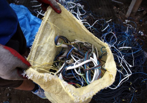 Nie wyrzucaj. W środku kryje się metal wart fortunę. Skupy płacą nawet 400 zł za kg