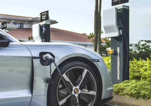 Europejczycy nie chcą zakazu aut spalinowych od 2035 roku. Większość domaga się wolnego wyboru