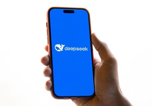 DeepSeek pokazuje V4: nowy model AI stawia na chipy Huawei zamiast Nvidii