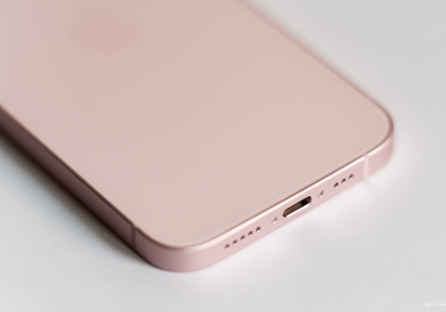 Cięcia kosztów zamiast innowacji? Zaskakujące doniesienia w sprawie iPhone’a 18