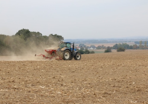 Rolnik na emeryturze bez dopłat? Taki zapis jest w nowej WPR