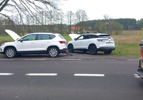 Zderzenie dwóch samochodów na dw308 w gminie Nowy Tomyśl