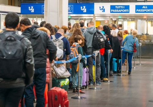 Chaos na lotniskach w Schengen przez nowe kontrole. Coraz więcej pasażerów nie odlatuje