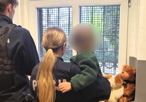 Trzylatka sama chodziła po mieście. Nie potrafiła powiedzieć skąd jest