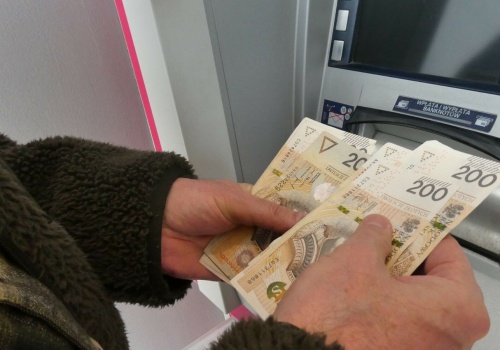 Wpłacisz tyle na konto, a bank powiadomi skarbówkę. Powyżej tej kwoty od razu trafisz na radar