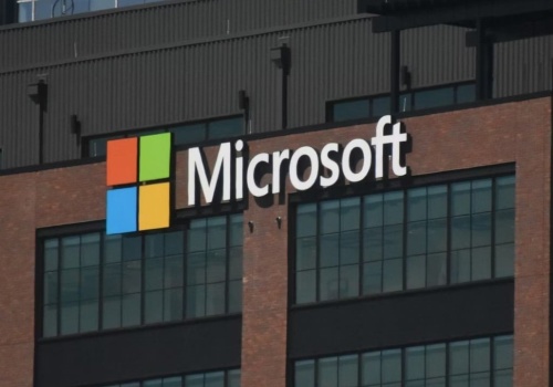 Microsoft proponuje dobrowolne odejścia 7% pracowników, by sfinansować rozwój AI. Firma obiecuje „hojne wsparcie” dla zdecydowanych