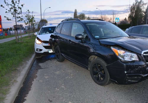 Karambol w Rzeszowie. Cztery auta rozbite, ranni wylądowali w szpitalu