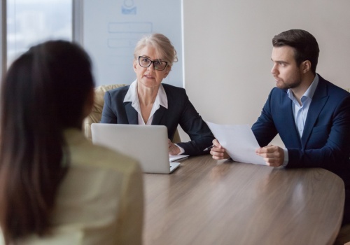 Rosnące koszty pracy napędzają zmiany. Hybryda staje się standardem