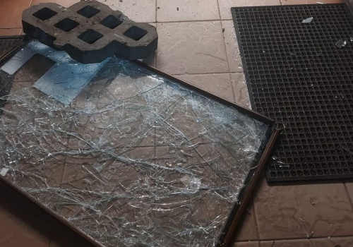 Nowa Huta. Włamał się do sklepu i pakował towar. Wpadł na gorącym uczynku